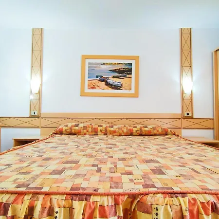 Apartamento Con Un Dormitorio Y Vista A La Jardin, Junto Al Mar, En Costa Del Silencio