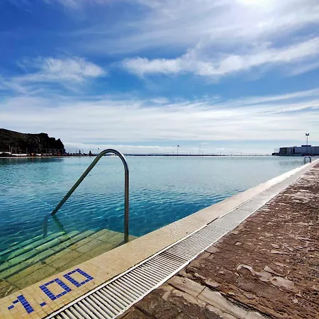 Apartamento Con Un Dormitorio Y Vista A La Jardin, Junto Al Mar, En Costa Del Silencio