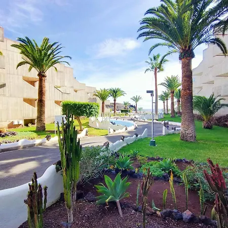 Apartamento Con Un Dormitorio Y Vista A La Jardin, Junto Al Mar, En Costa Del Silencio
