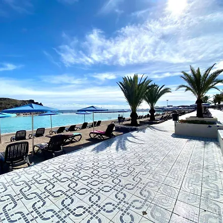Apartamento Con Un Dormitorio Y Vista A La Jardin, Junto Al Mar, En Costa Del Silencio
